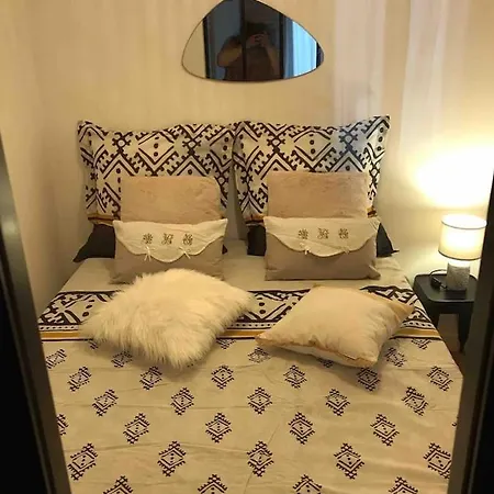 Nid Douillet Sur Trouville-sur-Mer