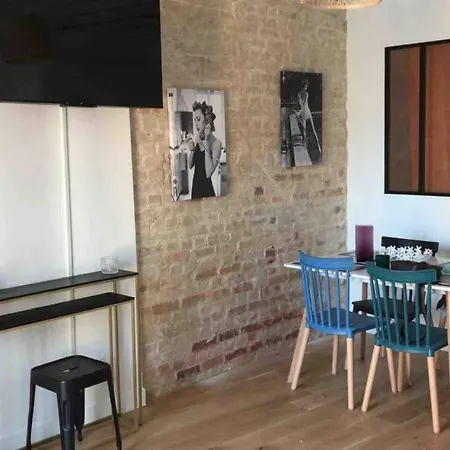 Nid Douillet Sur * Trouville-sur-Mer