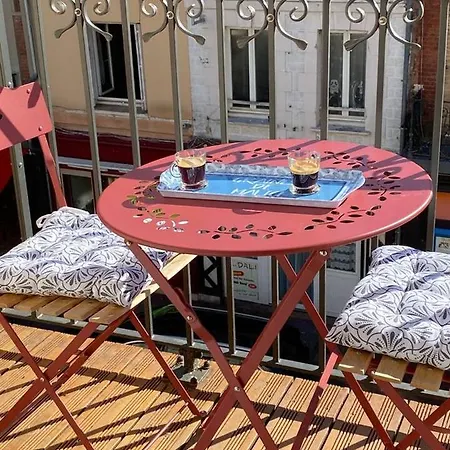 Nid Douillet Sur * Trouville-sur-Mer